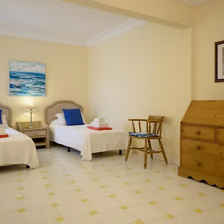 Casa Lola Y Elena - Playa Blanca, Lanzarote Апартаменты *