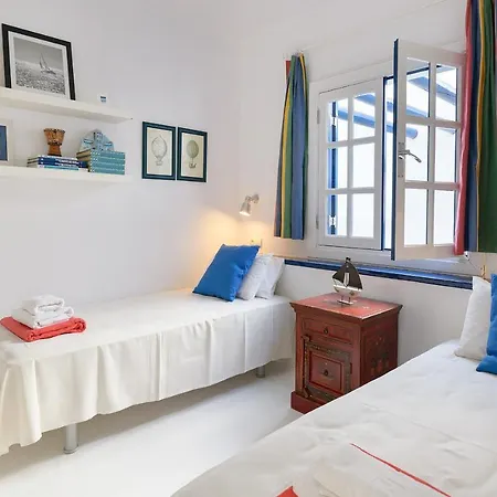 Casa Lola Y Elena - Playa Blanca, Lanzarote Апартаменты *